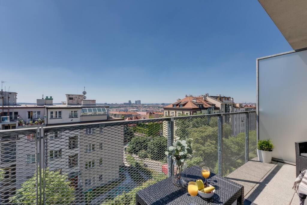 Jt'S Apartments Korunni Str. Прага Екстер'єр фото