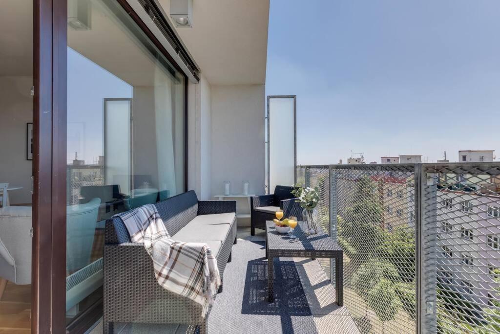 Jt'S Apartments Korunni Str. Прага Екстер'єр фото