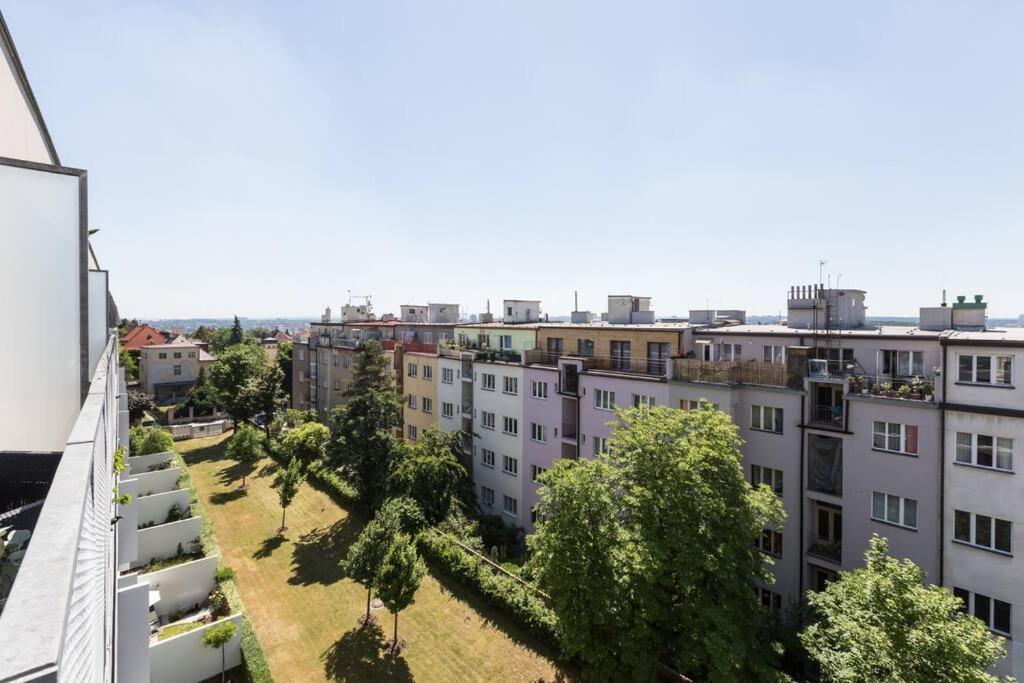 Jt'S Apartments Korunni Str. Прага Екстер'єр фото